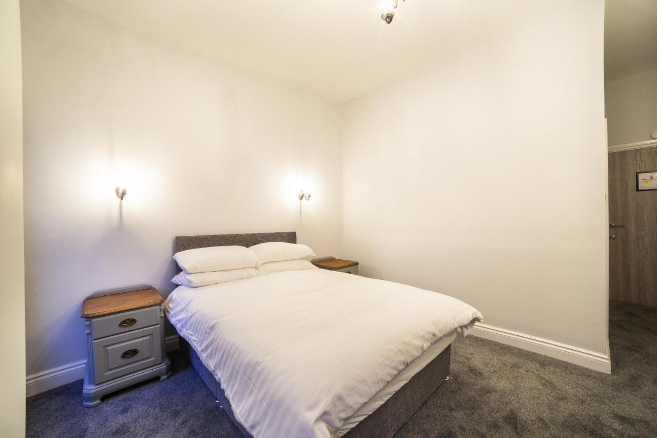 Churchill'S Hotel Wombwell Экстерьер фото